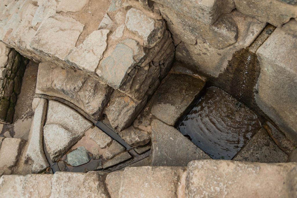 Wasserleitung in der Ruinenstätte